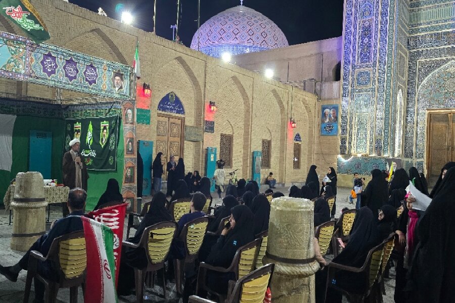 حضور سرپرست اداره‌کل شبکه‌سازی و راهبری فرهنگی تبلیغی حوزه‌های علمیه خواهران در موکب مسجد جامع یزد