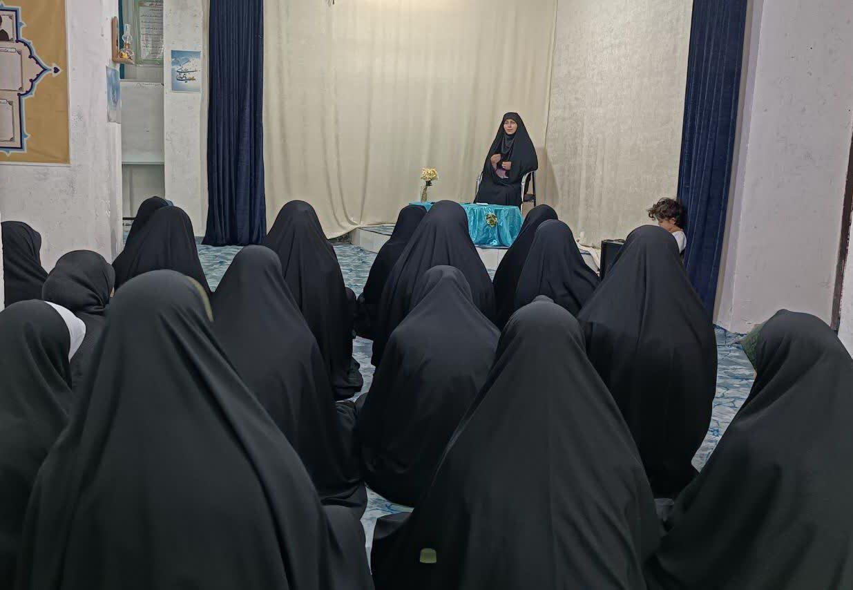 تجمل‌گرایی با زیّ طلبگی سنخیتی ندارد