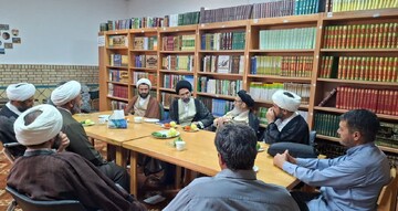 تصاویر/ بازدید امام جمعه کاشان از مصاحبه حضوری درس خارج طلاب مدارس علمیه منطقه کاشان