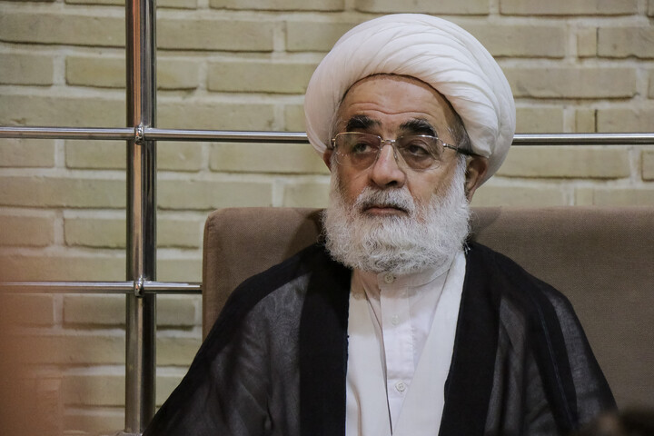تصاویر/ یادواره شهدای دفاع مقدس و بزرگداشت امام شهید و شهدای جنگ رمضان در مرکز تخصصی اخلاق و معنویت آیت الله سعادت پرور ره