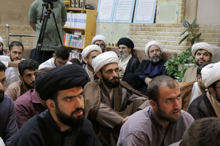 تصاویر/ یادواره شهدای دفاع مقدس و بزرگداشت امام شهید و شهدای جنگ رمضان در مرکز تخصصی اخلاق و معنویت آیت الله سعادت پرور ره