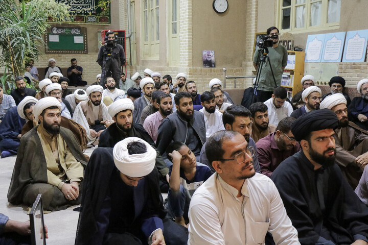 تصاویر/ یادواره شهدای دفاع مقدس و بزرگداشت امام شهید و شهدای جنگ رمضان در مرکز تخصصی اخلاق و معنویت آیت الله سعادت پرور ره