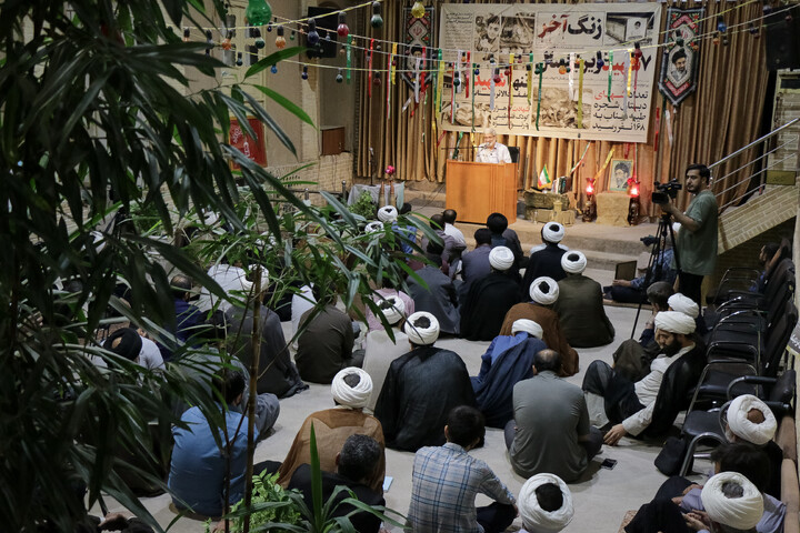 تصاویر/ یادواره شهدای دفاع مقدس و بزرگداشت امام شهید و شهدای جنگ رمضان در مرکز تخصصی اخلاق و معنویت آیت الله سعادت پرور ره