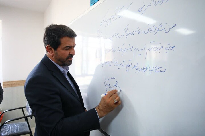 تصاویر /  افتتاح مدرسه ۷ کلاسه «بامداد امید» در روستای بیان نهاوند