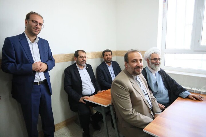 تصاویر /  افتتاح مدرسه ۷ کلاسه «بامداد امید» در روستای بیان نهاوند
