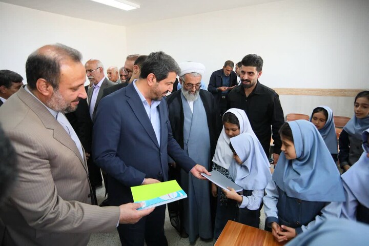 تصاویر /  افتتاح مدرسه ۷ کلاسه «بامداد امید» در روستای بیان نهاوند