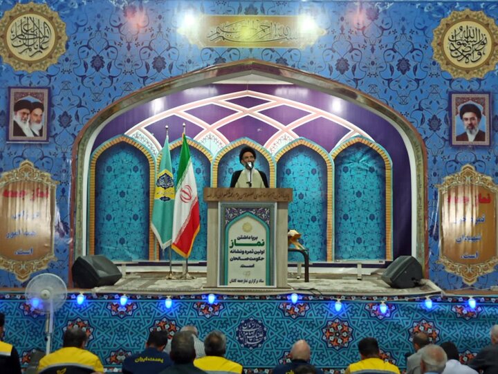 تصاویر/ نمازعبادی سیاسی جمعه کاشان