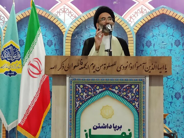 تصاویر/ نمازعبادی سیاسی جمعه کاشان