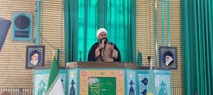تصاویر/اقامه نماز عبادی سیاسی جمعه در زرندیه