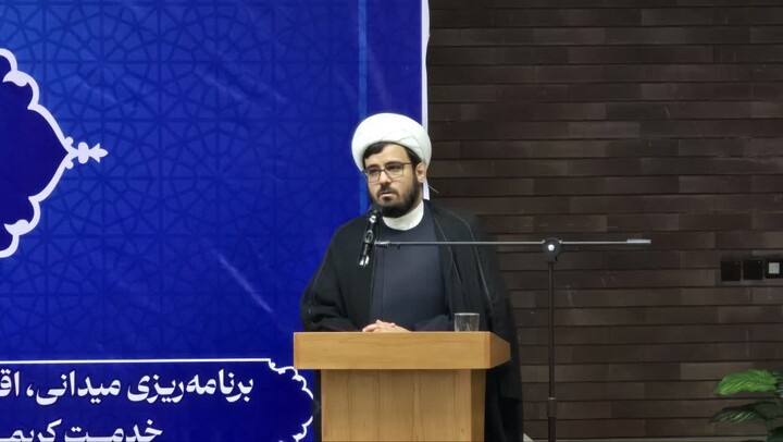 خدمت‌رسانی به طلاب باید از پشت میزهای اداری به میدان عمل برسد