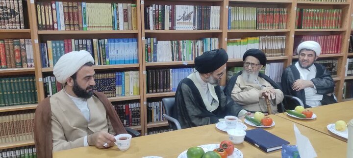تصاویر/ بازدید امام جمعه از مصاحبه حضوری درس خارج طلاب مدارس علمیه منطقه کاشان