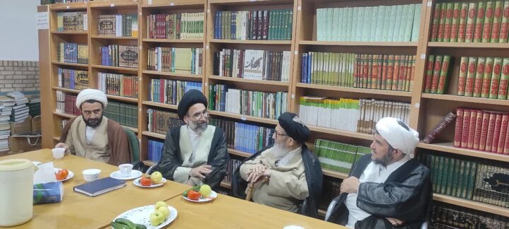 تصاویر/ بازدید امام جمعه از مصاحبه حضوری درس خارج طلاب مدارس علمیه منطقه کاشان