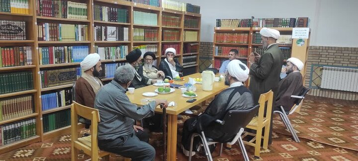 تصاویر/ بازدید امام جمعه از مصاحبه حضوری درس خارج طلاب مدارس علمیه منطقه کاشان