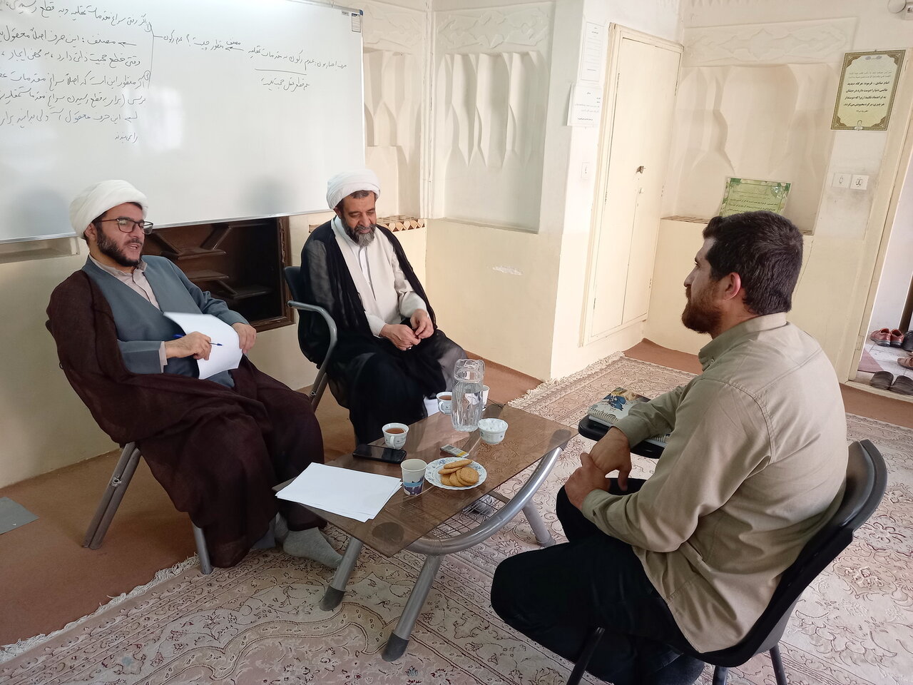 برگزاری آزمون مصاحبه درس خارج فقه و اصول طلاب مدارس علمیه کاشان