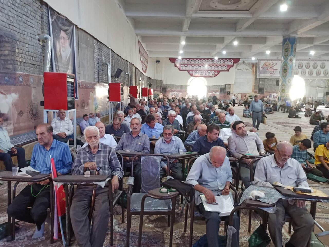 تصاویر/ اقامه نماز عبادی سیاسی جمعه کاشان
