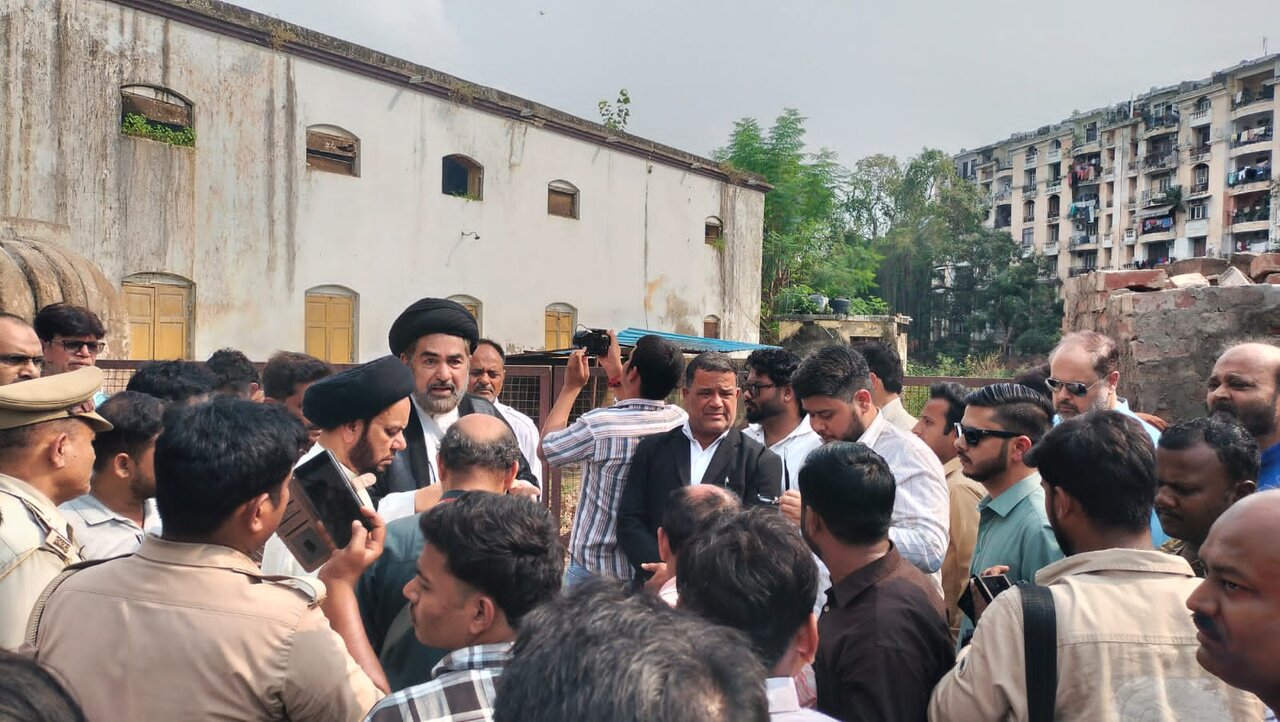 لکھنؤ؛ کربلا معتمد الدولہ کی زمین پر قبضے اور درختوں کی کٹائی کے خلاف مقدمہ درج نہ ہوتو تحریک شروع کریں گے: مولانا کلب جواد نقوی
