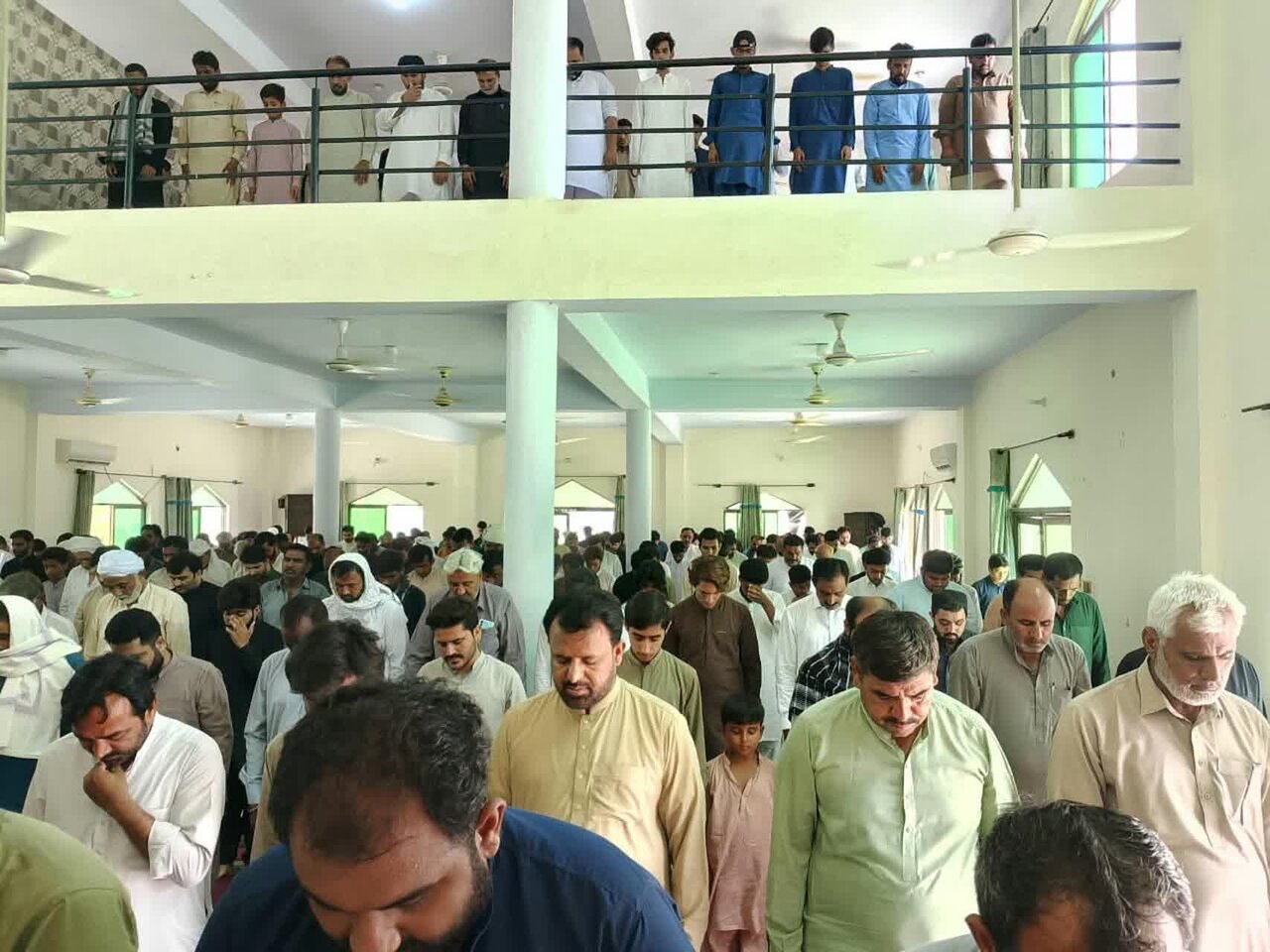 انسان کو حق کے قبول کرنے میں اپنی انا اور ضد کو رکاوٹ نہیں بننے دینا چاہیے