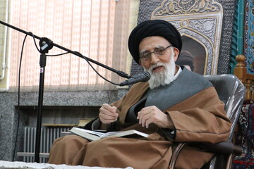 تصاویر/ درس اخلاق آیت الله موسوی اصفهانی در مسجد مدرسه علمیه آیت الله آخوند (ره)