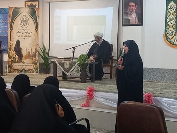 تصاویر/ آغاز دوره «اربعین تعالی» در مدرسه علمیه تخصصی حضرت زینب کبری(س) رفسنجان