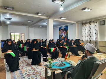 طلاب باید پاسخ‌های دقیق، روشن و متناسب با نیازهای روز جامعه ارائه کنند