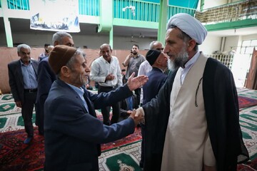 تصاویر / دیدار امام جمعه قزوین با اقشار مختلف مردم شهر اسفرورین