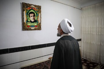 تصاویر / دیدار نماینده ولی فقیه در استان قزوین از خانواده شهید طیب قنبری در اسفرورین