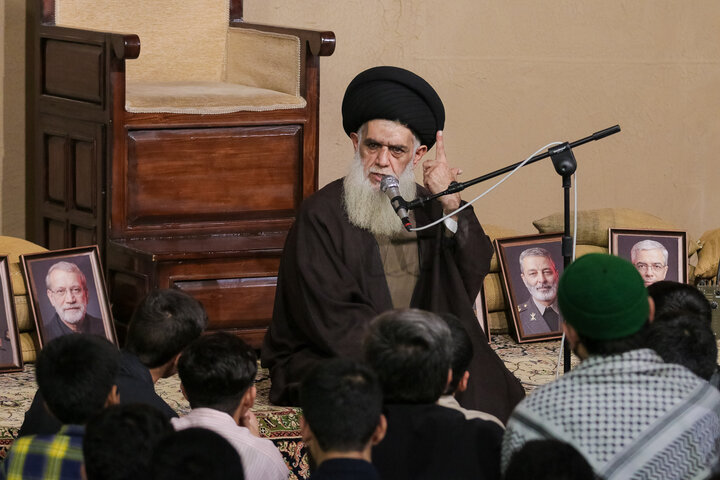 مراسم گرامیداشت رهبر شهید و شهدای مدرسه‌ علمیه قرآنی امام علی بن موسی‌الرضا (ع)