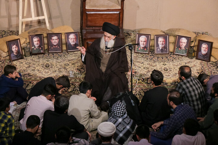 مراسم گرامیداشت رهبر شهید و شهدای مدرسه‌ علمیه قرآنی امام علی بن موسی‌الرضا (ع)