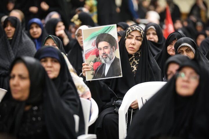 تصاویر / اربعین خلبان شهید جنگ تحمیلی در قزوین