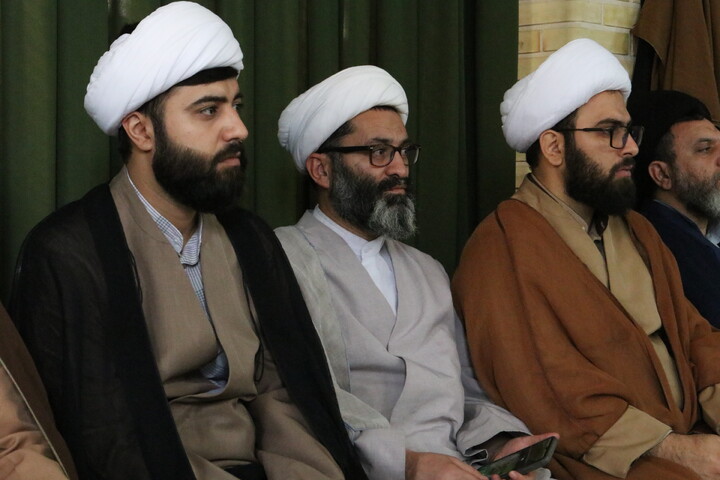 تصاویر/ درس اخلاق آیت الله موسوی اصفهانی در مسجد مدرسه علمیه آیت الله آخوند (ره)