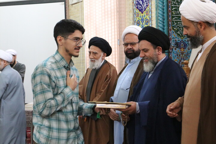 تصاویر/ تجلیل از ممتازین سال تحصیلی ۱۴۰۴-۱۴۰۵ مدرسه علمیه آیت الله آخوند (ره)