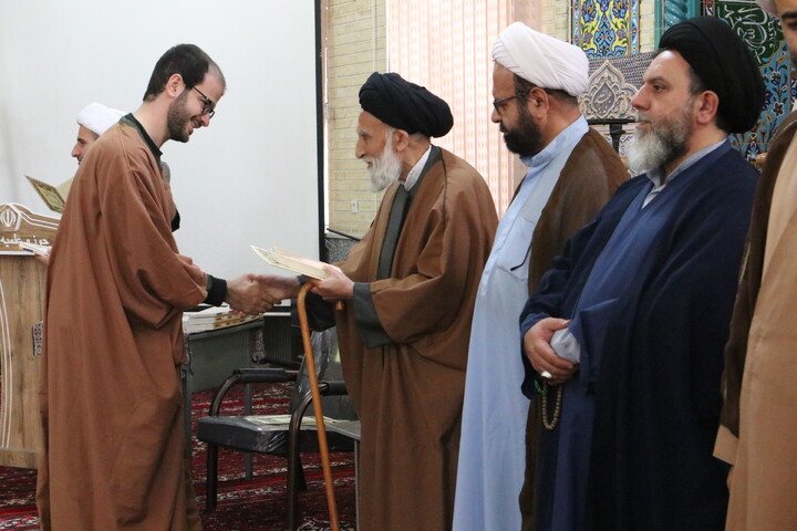 تصاویر/ تجلیل از ممتازین سال تحصیلی ۱۴۰۴-۱۴۰۵ مدرسه علمیه آیت الله آخوند (ره)