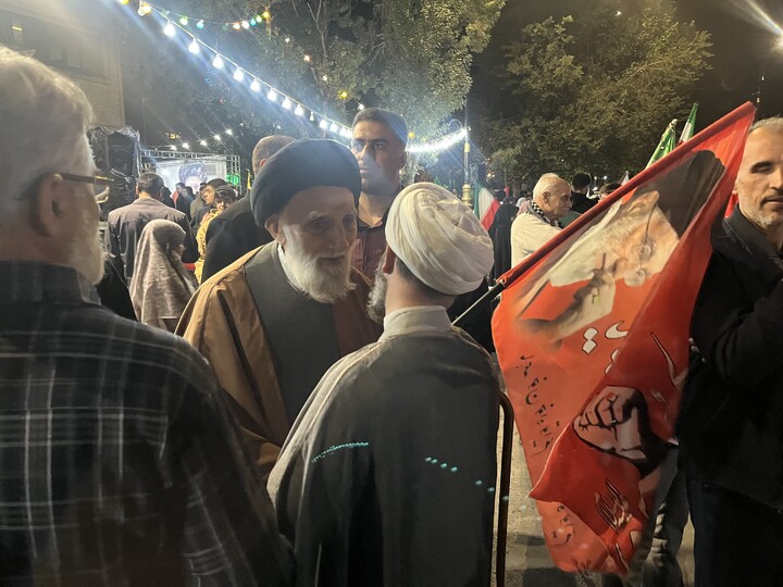 تصاویر/ حضور آیت الله موسوی اصفهانی در ۲۱۴ شب از اجتماع شبانه در آرامگاه بوعلی سینا
