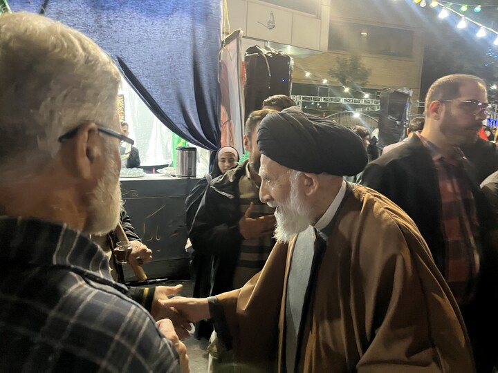تصاویر/ حضور آیت الله موسوی اصفهانی در ۲۱۴ شب از اجتماع شبانه در آرامگاه بوعلی سینا