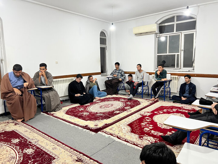 تصاویر/ سلسله کارگاه های پژوهشی تربیتی مدرسه علمیه آستارا