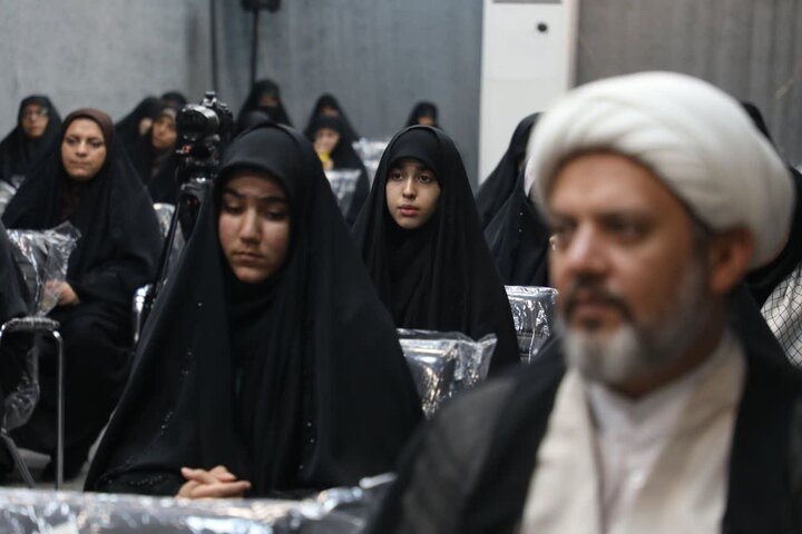 تصاویر/ طلاب جدید‌الورود حوزه‌ علمیه خواهران سمنان در طرح «اربعین تعالی»