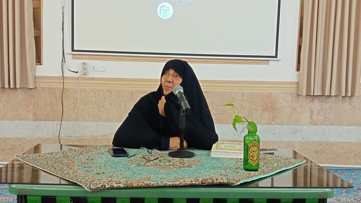 تصاویر/ افتتاحیه سال تحصیلی جدید و آغاز دوره «اربعین تعالی» در مدرسه علمیه حضرت زینب (س) کرمان