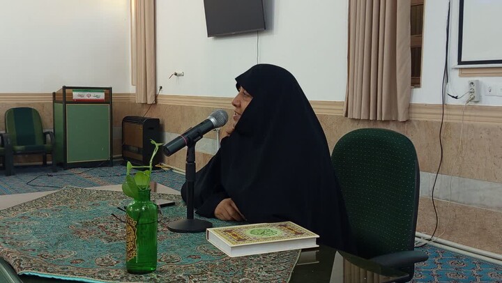 تصاویر/ افتتاحیه سال تحصیلی جدید و آغاز دوره «اربعین تعالی» در مدرسه علمیه حضرت زینب (س) کرمان