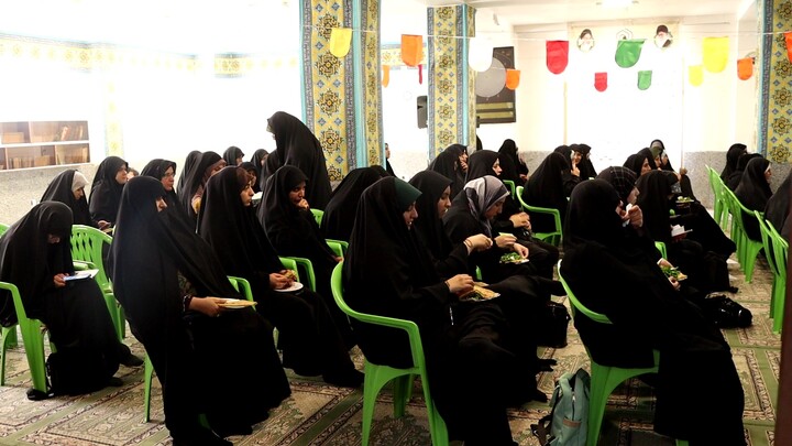 تصاویر/ مراسم افتتاحیه سال تحصیلی جدید و آغاز دوره «اربعین تعالی»در مدرسه علمیه تخصصی حضرت زینب کبری(س) رفسنجان