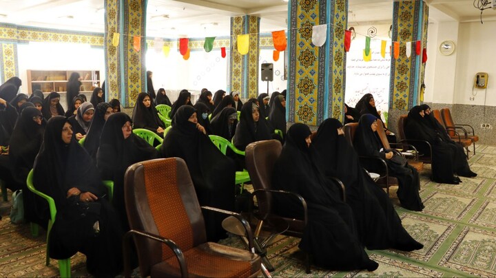 تصاویر/ مراسم افتتاحیه سال تحصیلی جدید و آغاز دوره «اربعین تعالی»در مدرسه علمیه تخصصی حضرت زینب کبری(س) رفسنجان