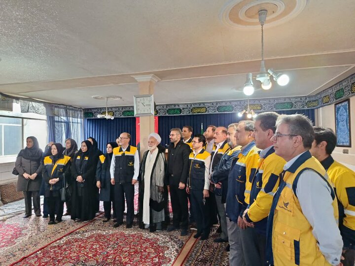 تصاویر/دیدار کارکنان شرکت ملی پست با نماینده ولی فقیه در استان مرکزی