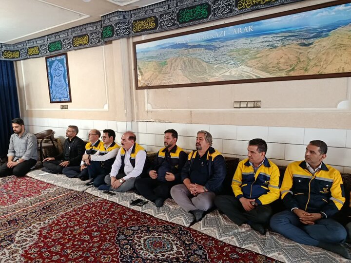 تصاویر/دیدار کارکنان شرکت ملی پست با نماینده ولی فقیه در استان مرکزی