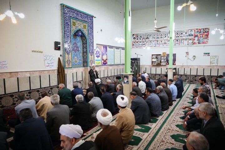 تصاویر / دیدار امام جمعه قزوین با اقشار مختلف مردم شهر اسفرورین