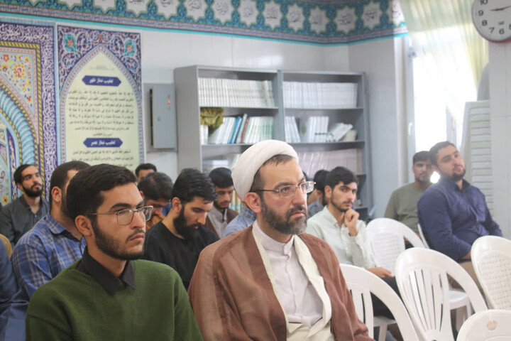 تصاویر/ چهل‌ و نهمین جلسه از سلسله‌ جلسات شرحی بر احادیث کتاب اصول کافی در مدرسه علمیه امام مهدی (عج) کرمان