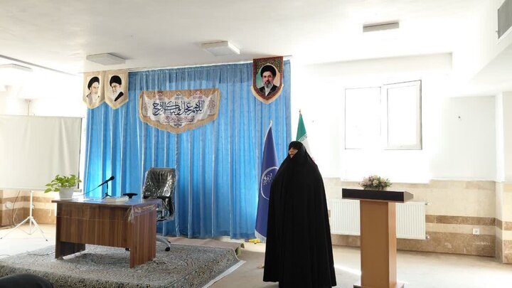 تصاویر/ نشست مدیر حوزه‌ علمیه خواهران آذربایجان غربی با طلاب مدرسه علمیه حضرت زینب کبری ارومیه