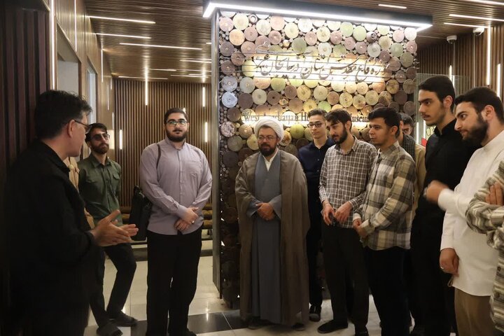 تصاویر/ بازدید طلاب حوزه علمیه امام خمینی (ره) ارومیه از موزه دفاع مقدس