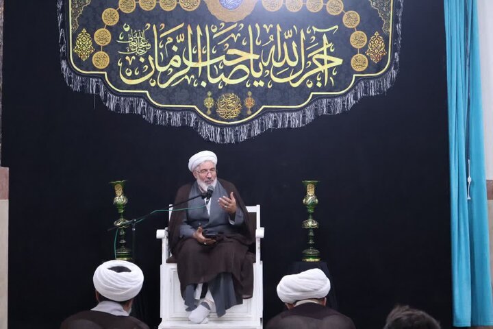 تصاویر/  مراسم هیئت هفتگی مدرسه علمیه امام خمینی (ره) ارومیه