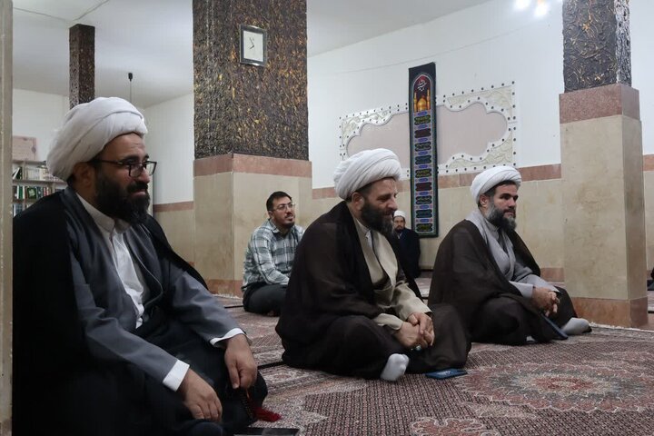 تصاویر/  مراسم هیئت هفتگی مدرسه علمیه امام خمینی (ره) ارومیه