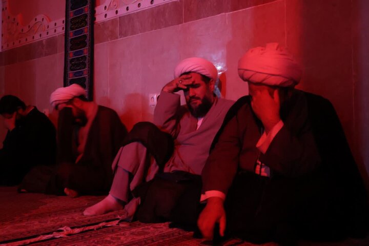 تصاویر/  مراسم هیئت هفتگی مدرسه علمیه امام خمینی (ره) ارومیه