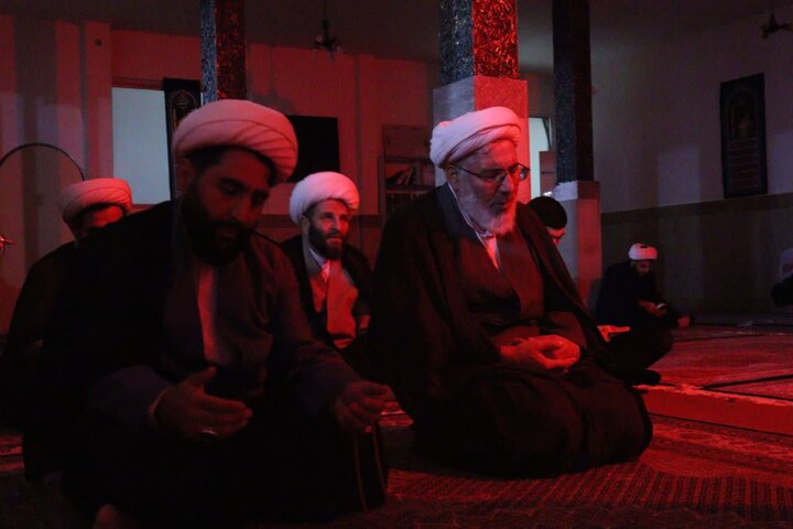 تصاویر/  مراسم هیئت هفتگی مدرسه علمیه امام خمینی (ره) ارومیه